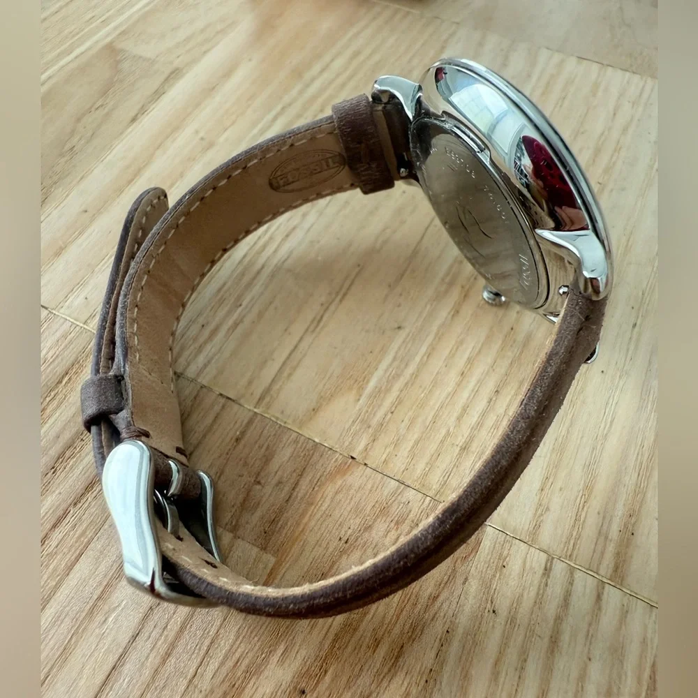 NEW Fossil ladies stainless steel brown tan leather classic watch NEW BATTERY